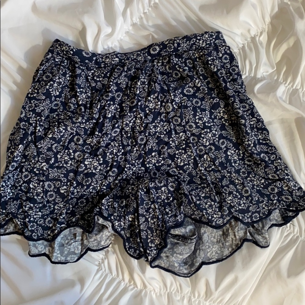 Abercrombie blue and white floral float shorts